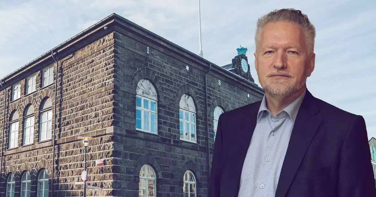 Ríkisendurskoðandi sakar forsætisnefnd um lögbrot og meiðyrði