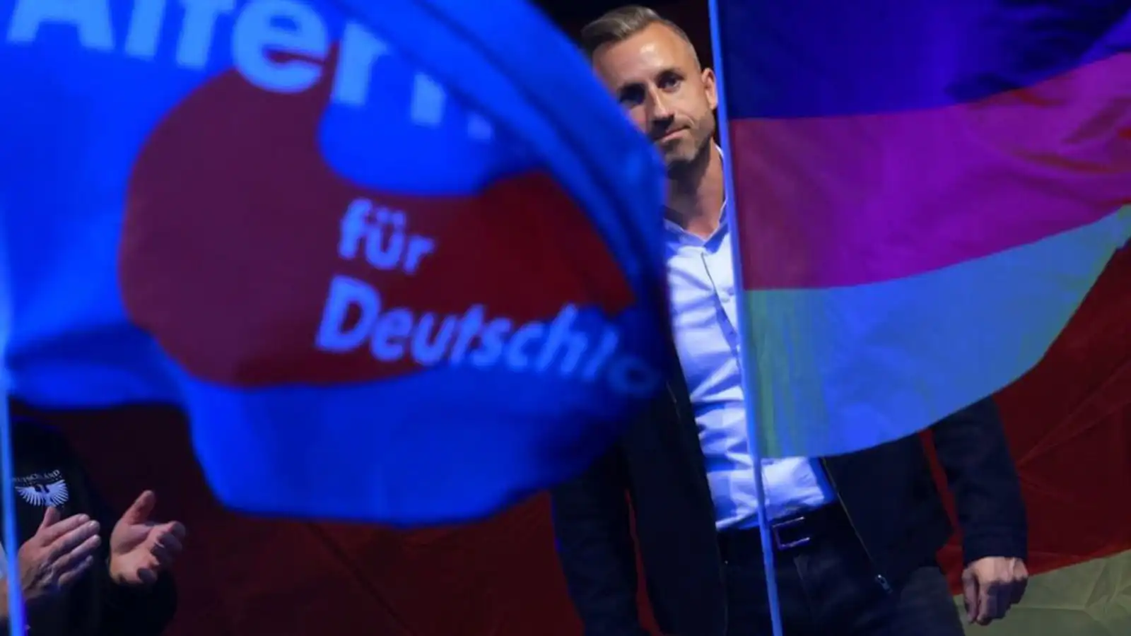 Rísandi stjarna AfD um­kringd nýnas­istum - Vísir