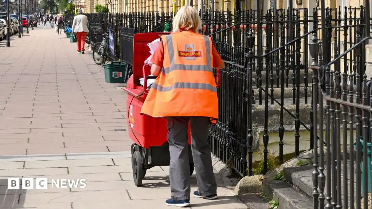 Royal Mail plans to cut 2,500 head office jobs