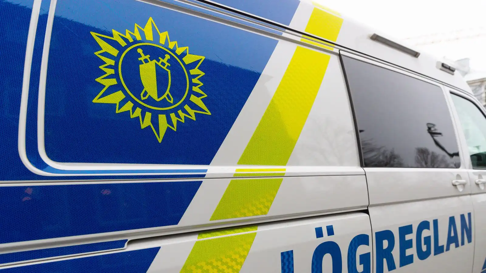 Ruddist inn í í­búð og reyndi að komast inn á upp­tekið bað­her­bergið - Vísir