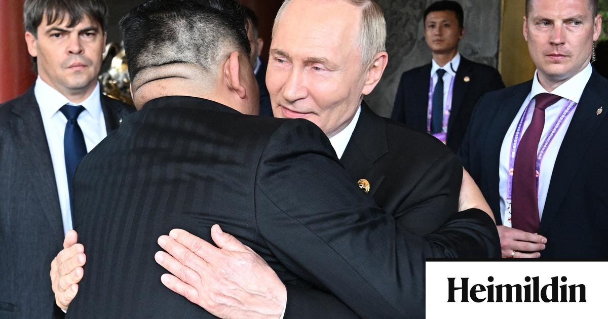 Rússar og Norður-Kóreumenn fagna nýrri brú