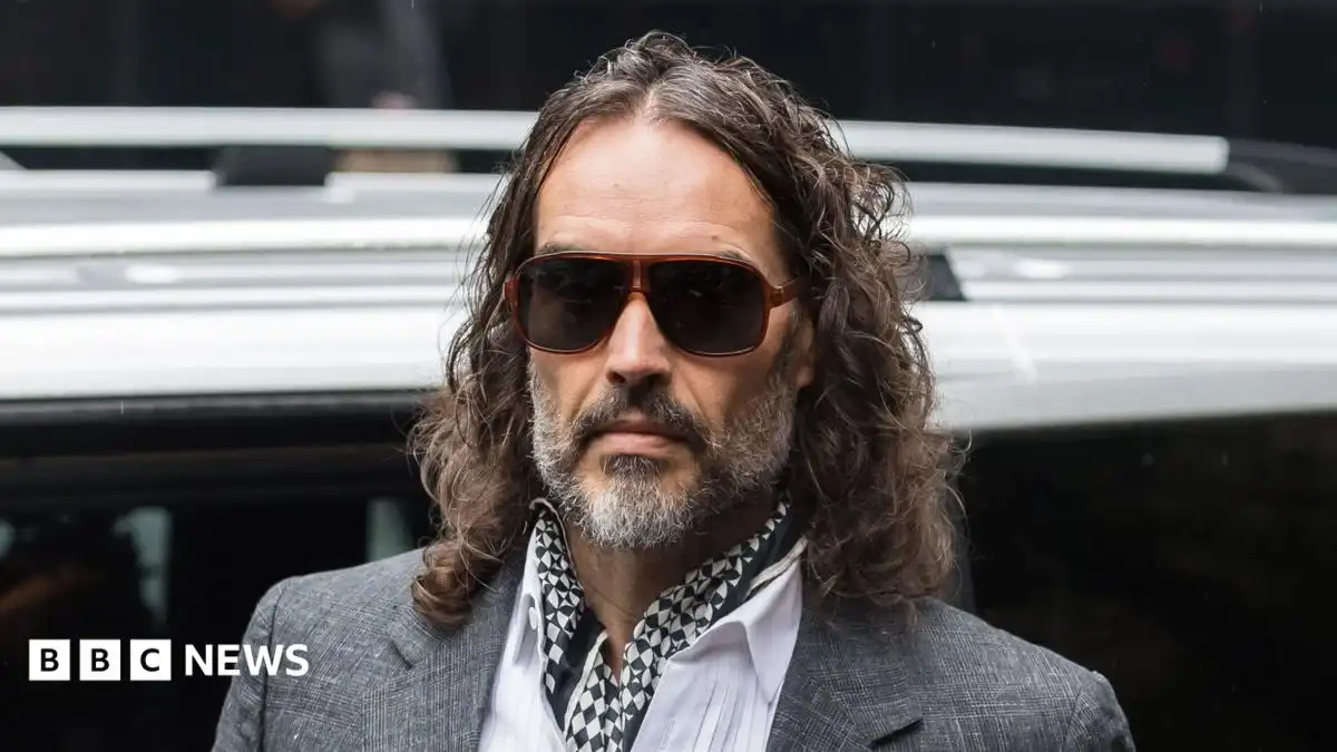 Russell Brand asked assistant for female fan phone numbers, court hears