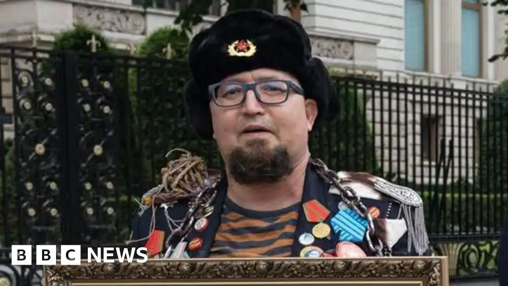 Russian opposition artist Robert Kuzovkov shot dead in exile in Poland