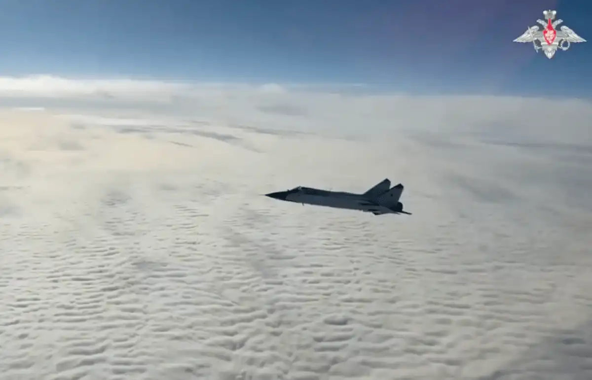 Rússneskar kjarnorkusprengjuflugvélar fylgjast með norðurslóðum vegna spennu við NATO