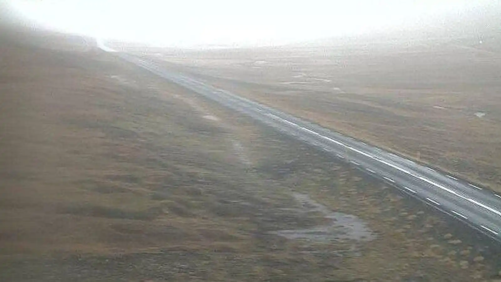 Rúta með skóla­börn um borð fór út af veginum - Vísir