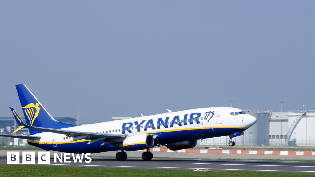 Ryanair flight from Milan to Manchester leaves passengers behind due to border delays