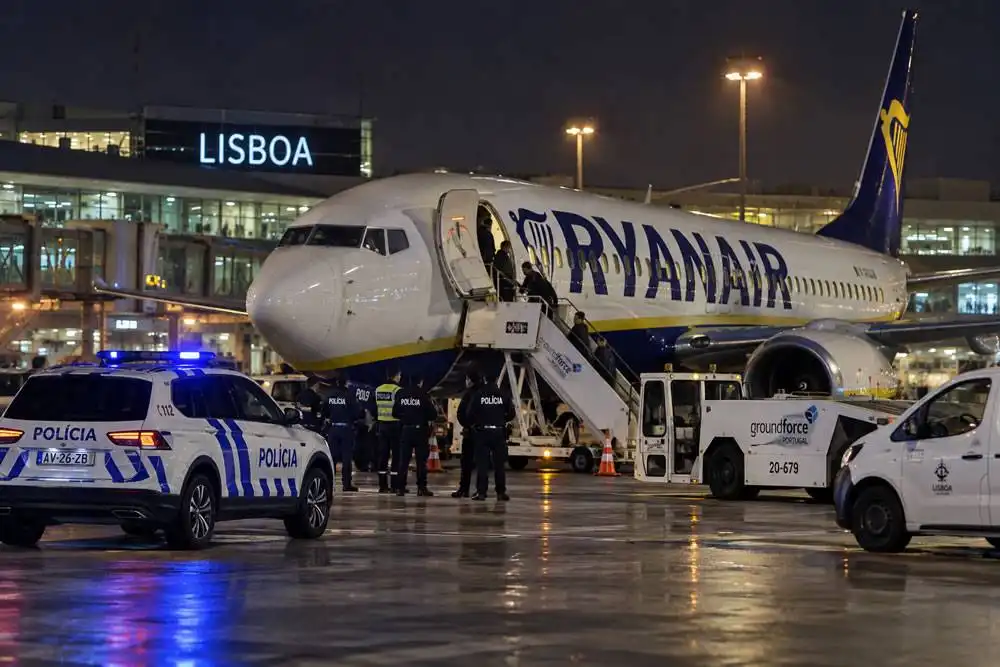 Ryanair Manchester-Tenerife flight diverted to Lisbon after disruptive passengers removed by police