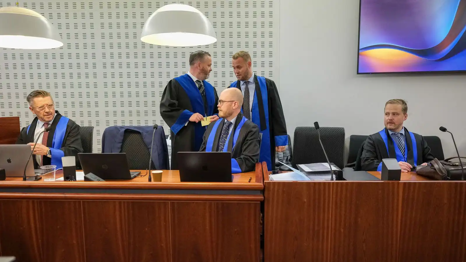 Sækjandi fékk sínu framgengt: „Fabríkera ein­hver gögn og leggja fram“ - Vísir