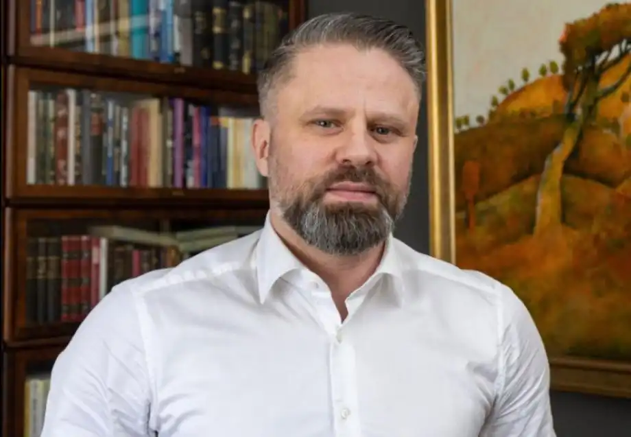 Sævar biður fólk um að anda með nefinu: Brottfararstöðvar hvorki óeðlilegar né ómannúðlegar - DV