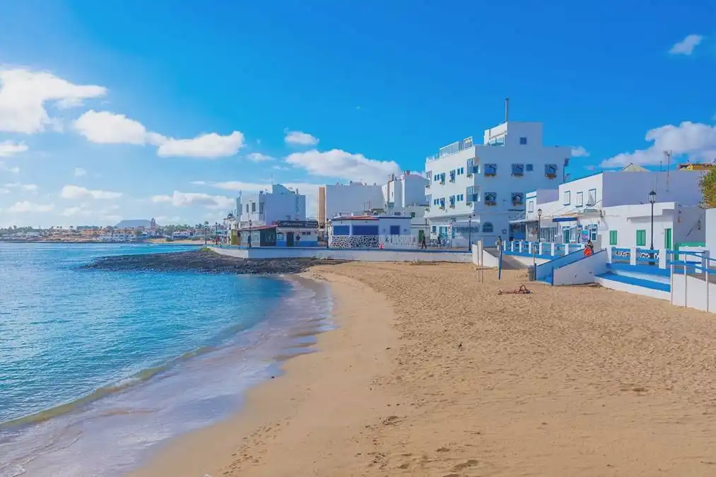 SATURDAY WEATHER: Sunny spells as temperatures ease across the Canary Islands
