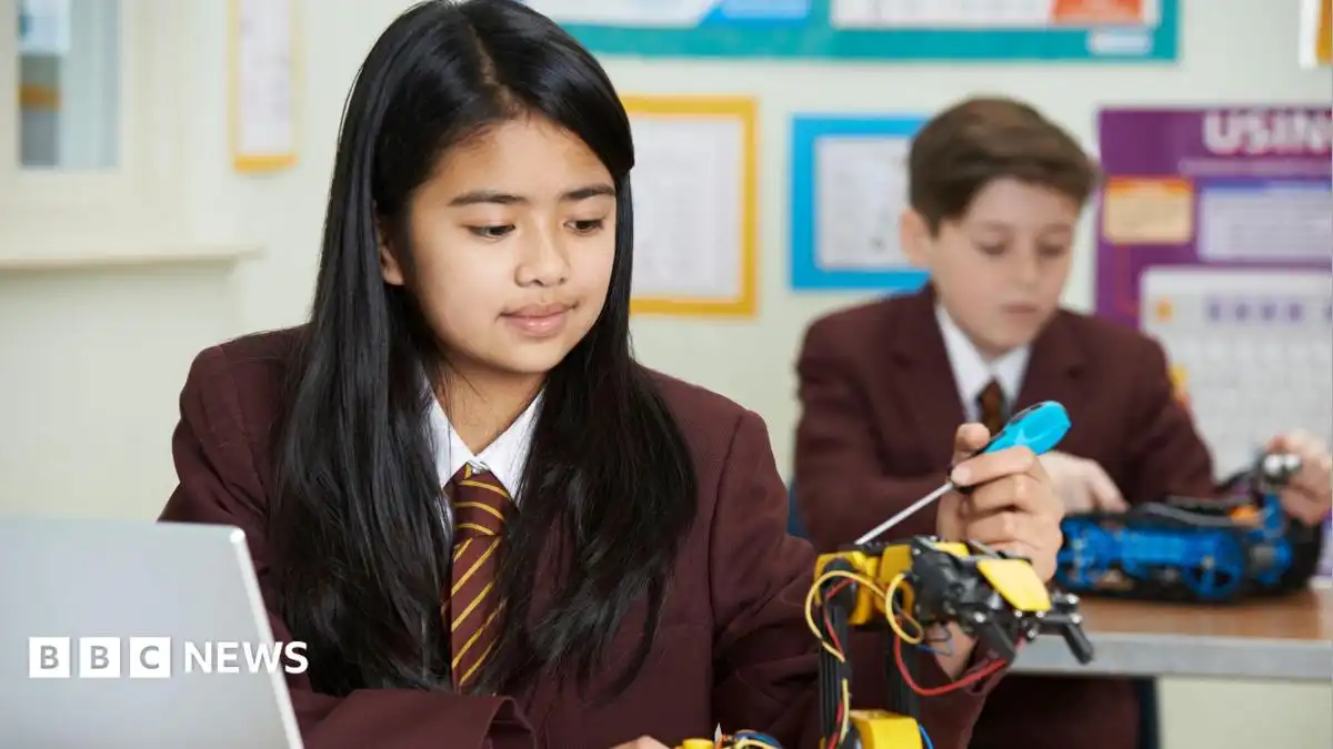 Schools to offer technical subjects to pupils from age 14, Burnham says