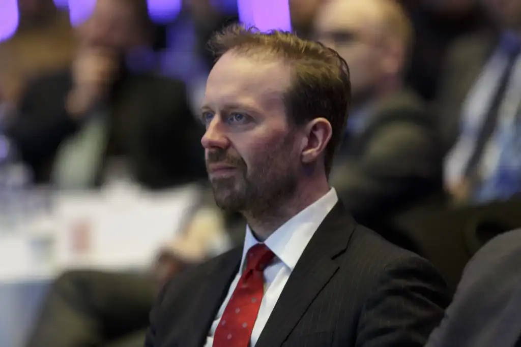 „Seðlabankinn má ekki standa einn í baráttunni“ - DV