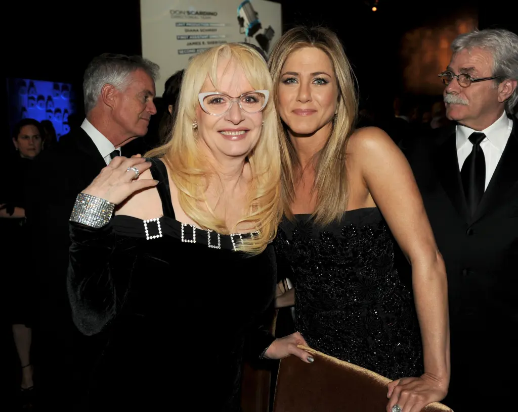 Segir Jennifer Aniston hafa gefið sér kynlífstæki til að niðurlægja sig