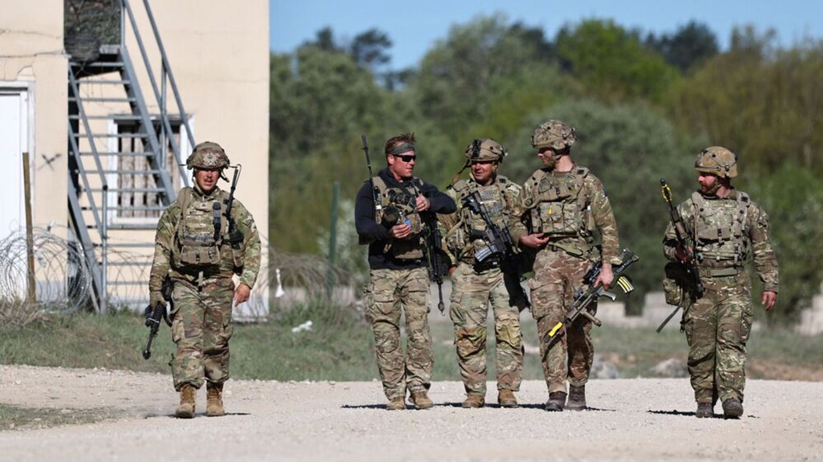 Segir Nato nú reyna að skilja á­kvörðun um að aftur­kalla her­afla - Vísir