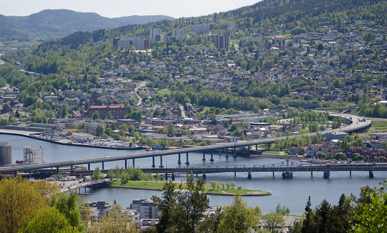 Segir samfélagið í Drammen í sárum vegna eldsins
