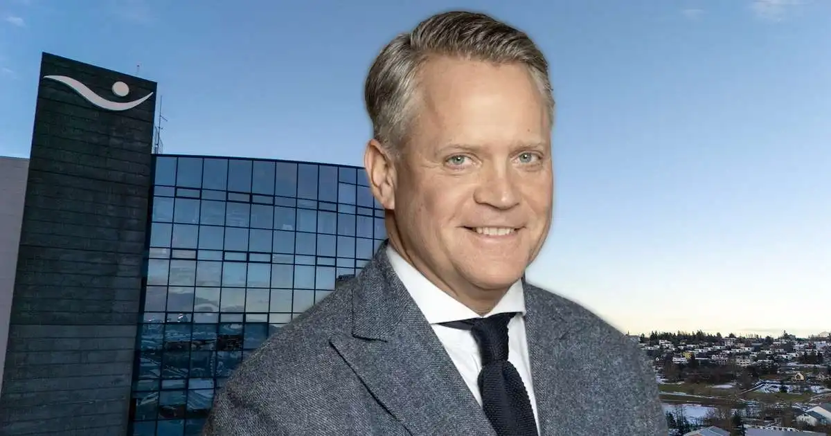 Segir skaðabótamálið rógburð til að koma honum úr stjórn Íslandsbanka