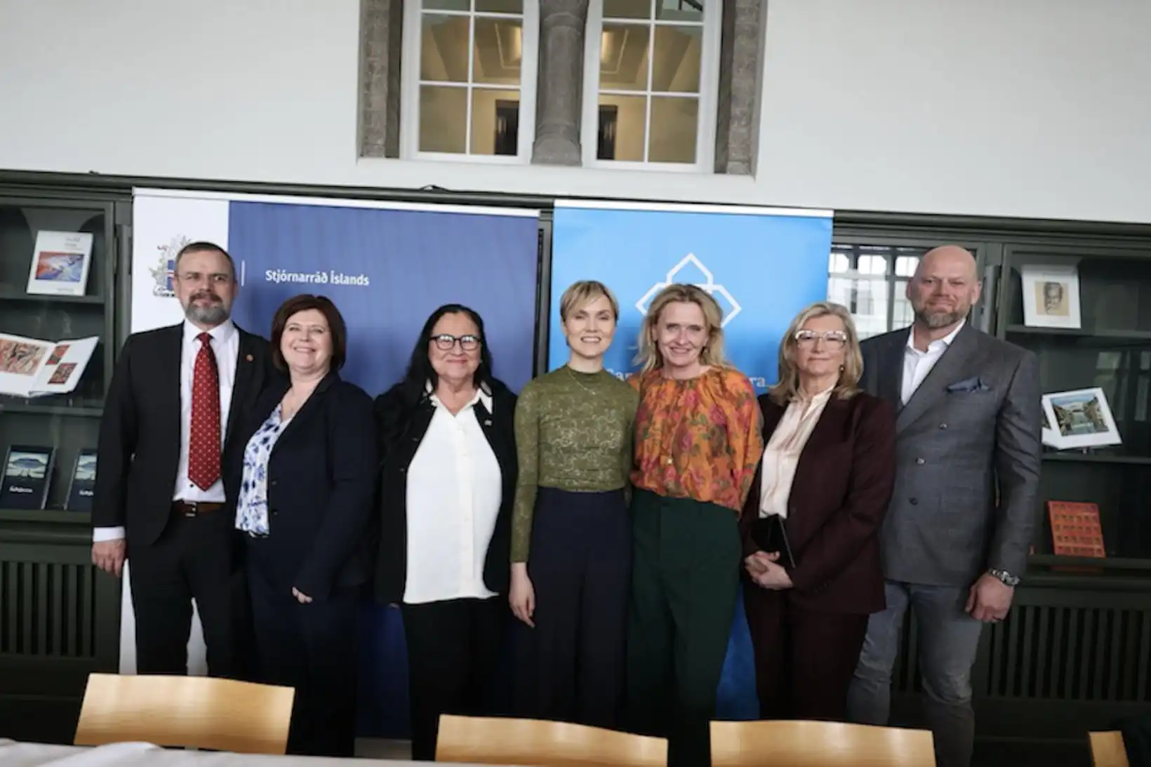 Segja ríkið ganga á bak orða sinna í málefnum barna - MBL.IS