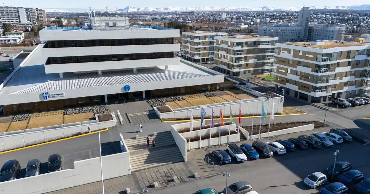 Segja upp fólki og ráða ekki í stað þeirra sem hætta
