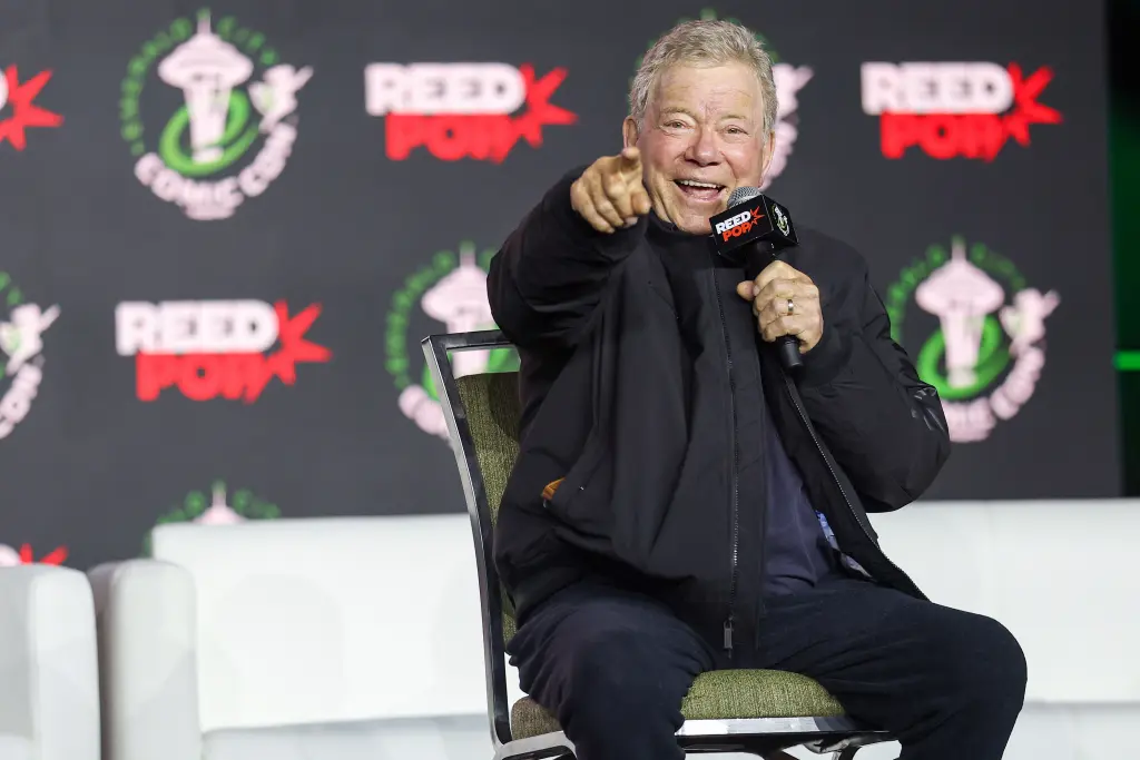 Shatner tekst ekki að taka falsfréttir um andlát sitt niður - 95 ára opinberar hann nýjan starfsferil