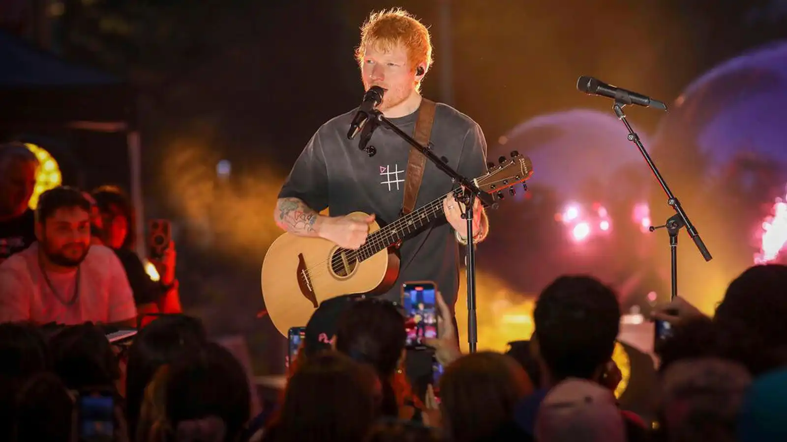 Sheeran bað að­dá­endur af­sökunar - Vísir