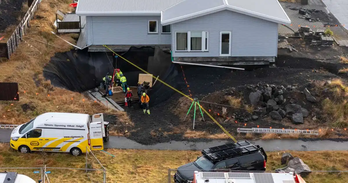 Sigmenn farnir niður í sprunguna