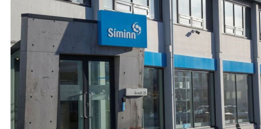 Síminn svarar gagnrýni á netinu - Styðjast við gervigreind en starfsmanni í þýðingum hafi ekki verið sagt upp