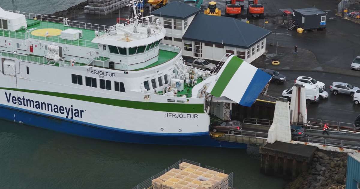 Skoða hvort mögulegt sé að sigla í Landeyjahöfn á flóði