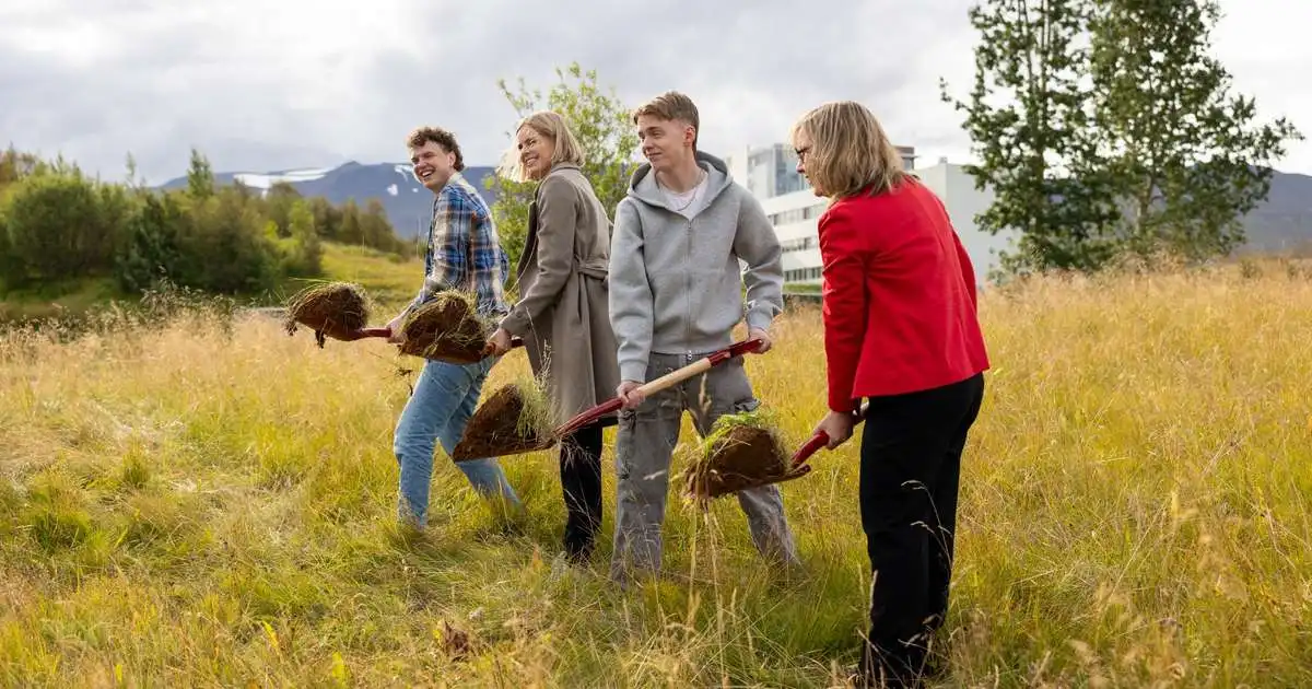 Skóflustunga tekin að nýjum stúdentagörðum á Akureyri