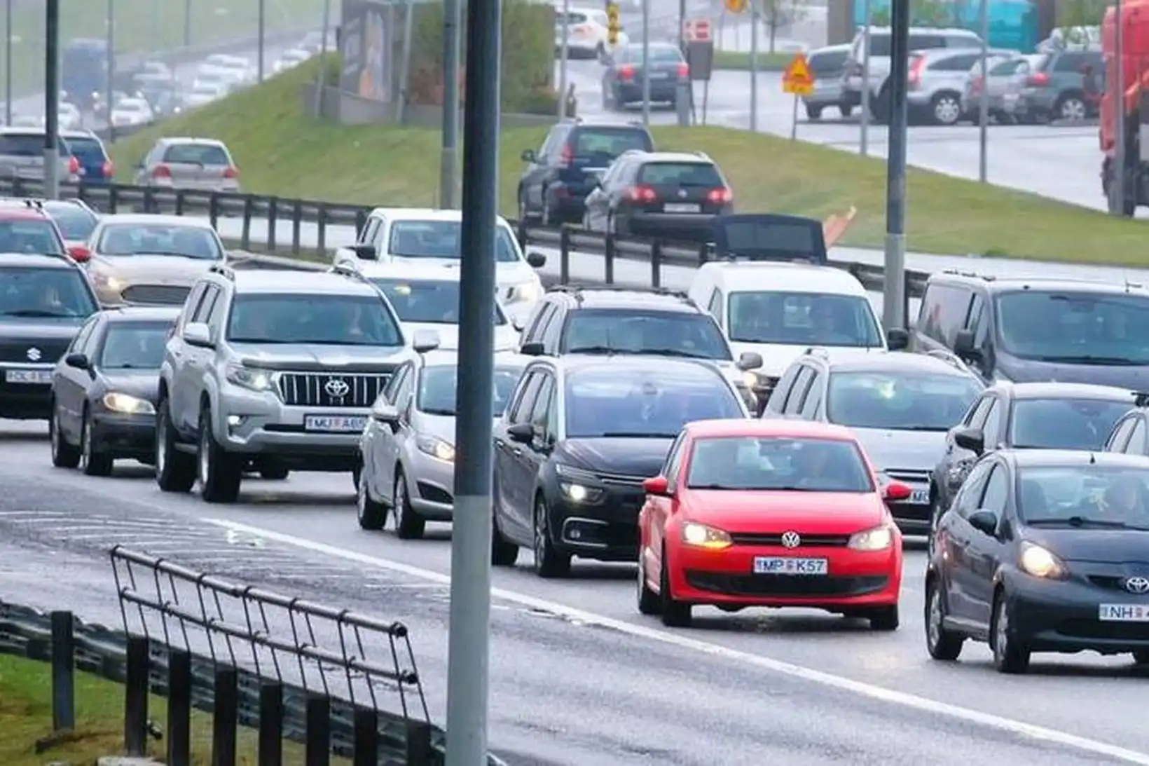 Slagsmál brutust út á milli ökumanna - MBL.IS