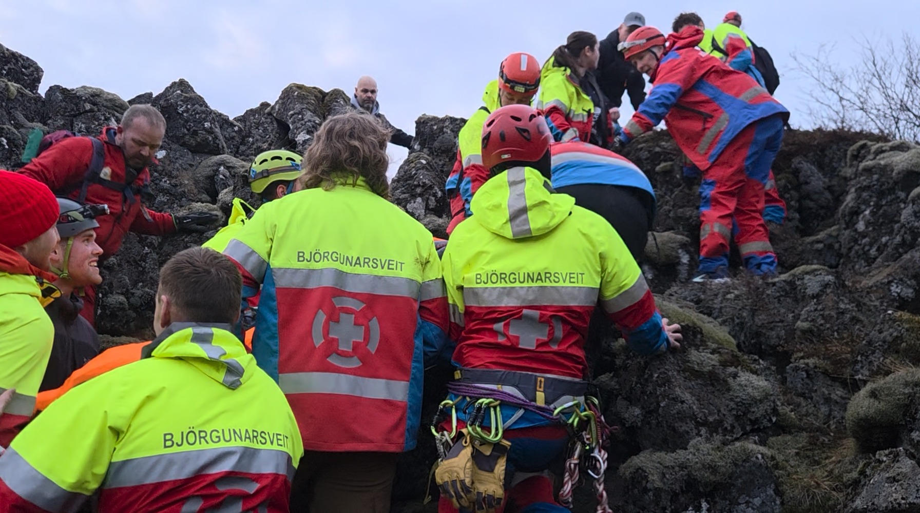 Slasaður einstaklingur sóttur í Davíðsgjá á Þingvöllum - DV