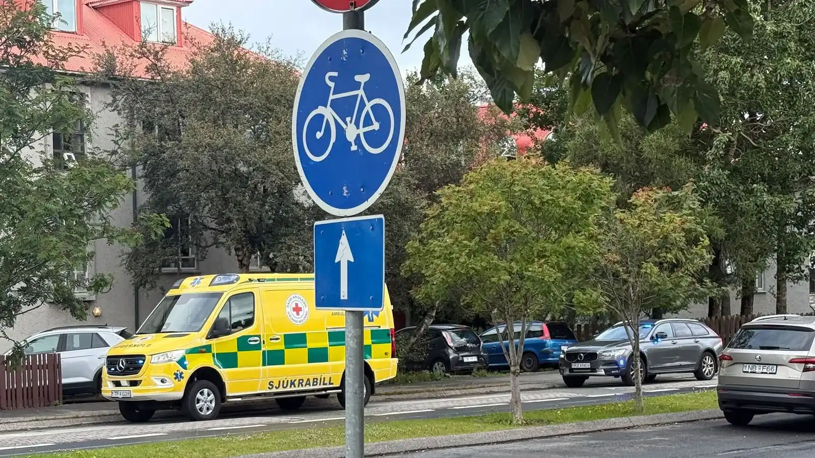 Slökkvi­lið bregst við til­kynningu um reyk - Vísir