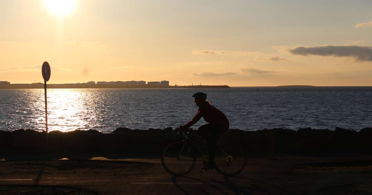 Smávegis væta norðanlands en bjart veður sunnan til