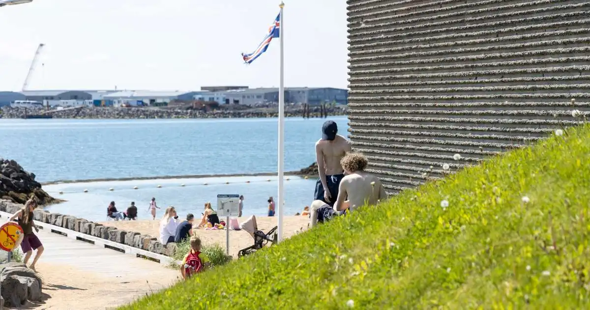 Sól og hiti víða um land