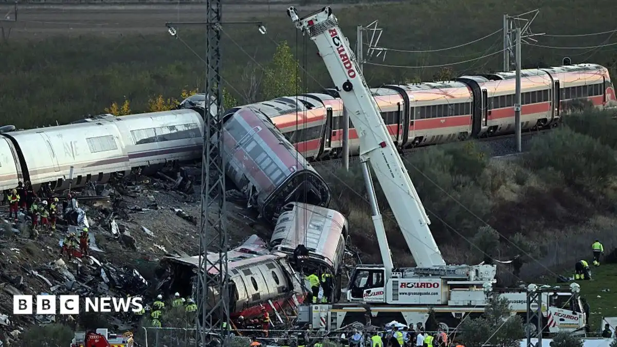 Spain train crash: Audio reveals exchanges between control centre and drivers