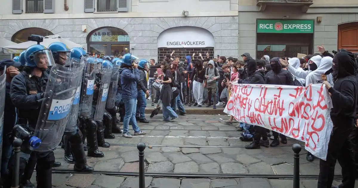 Spánn, Belgía, Ítalía, Portúgal og Albanía – ungt fólk mótmælir í Evrópu