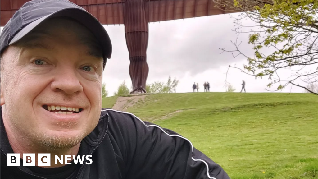 Sperm donor Robert Albon dismissed from being on child's birth certificate