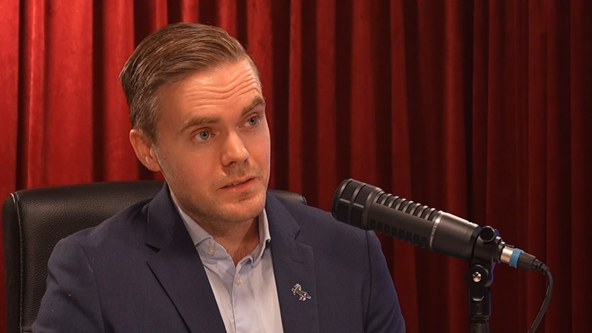 Spjallið með Frosta Logasyni | Segir bæinn bera ósanngjarna byrði af hælisleitendum