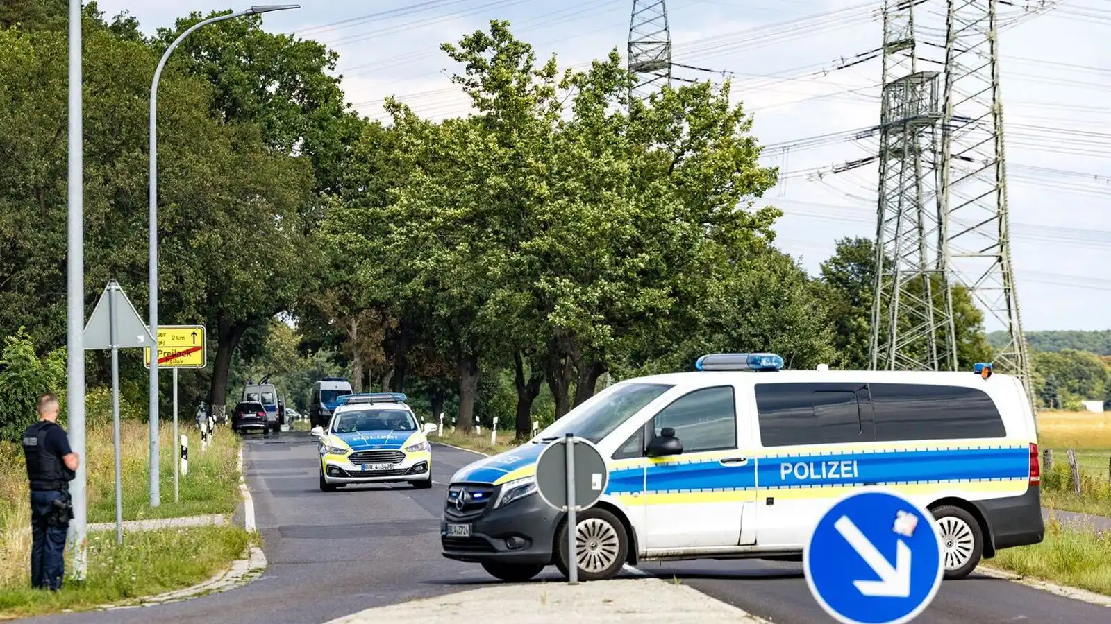Sprengjur nærri spenni­stöð - Vísir