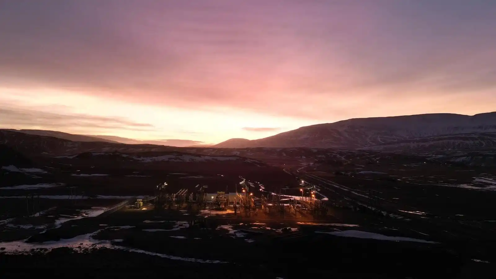 Starfs­maður Lands­nets fluttur er­lendis á sjúkra­hús - Vísir