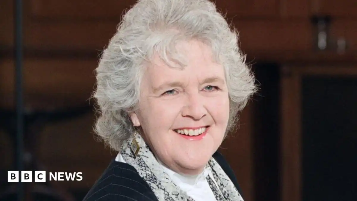 Stephanie Cole: Coronation Street and Doc Martin actress dies aged 84