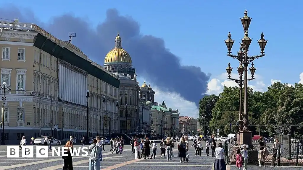 Steve Rosenberg: Lasting image of Russia's economic forum is plume of smoke over St Petersburg