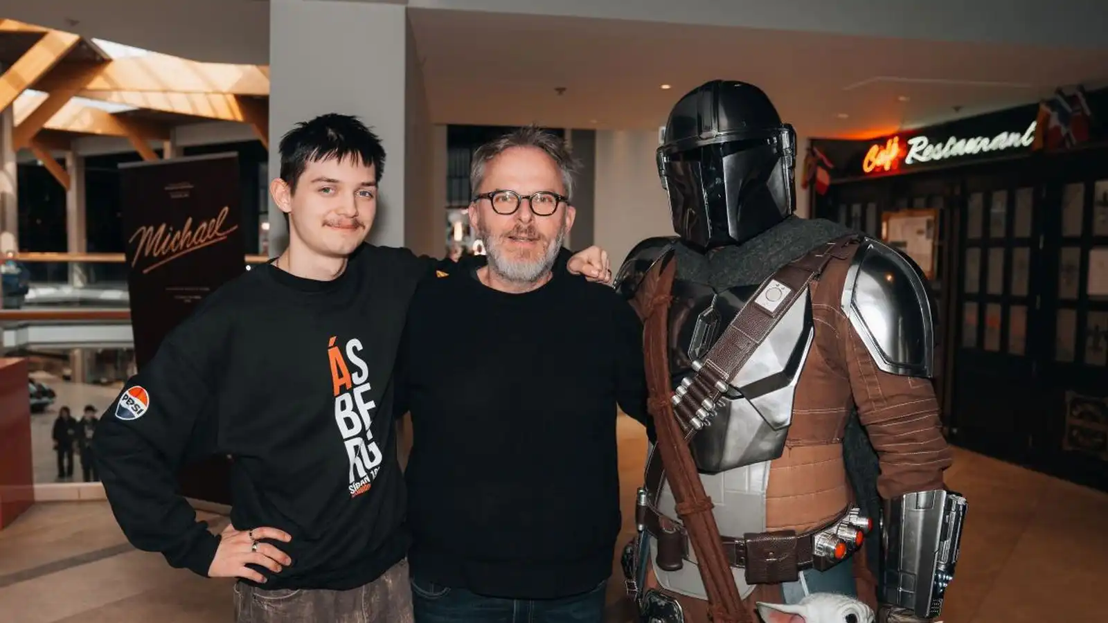 Stór­kost­leg stemning á glæsi­legri for­sýningu Star Wars - Vísir