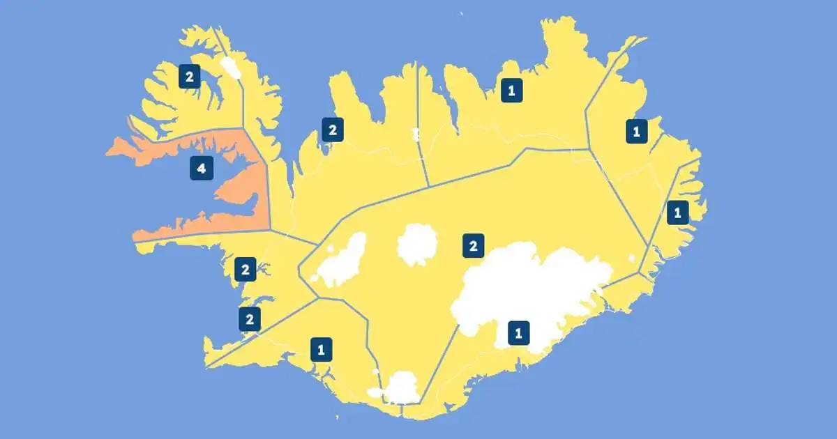 Stormur um allt land um helgina