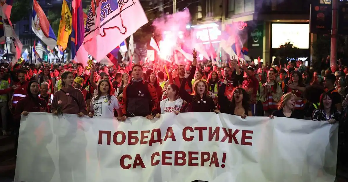 Stúdentar marseruðu til Belgrad fyrir kosningarnar á sunnudaginn