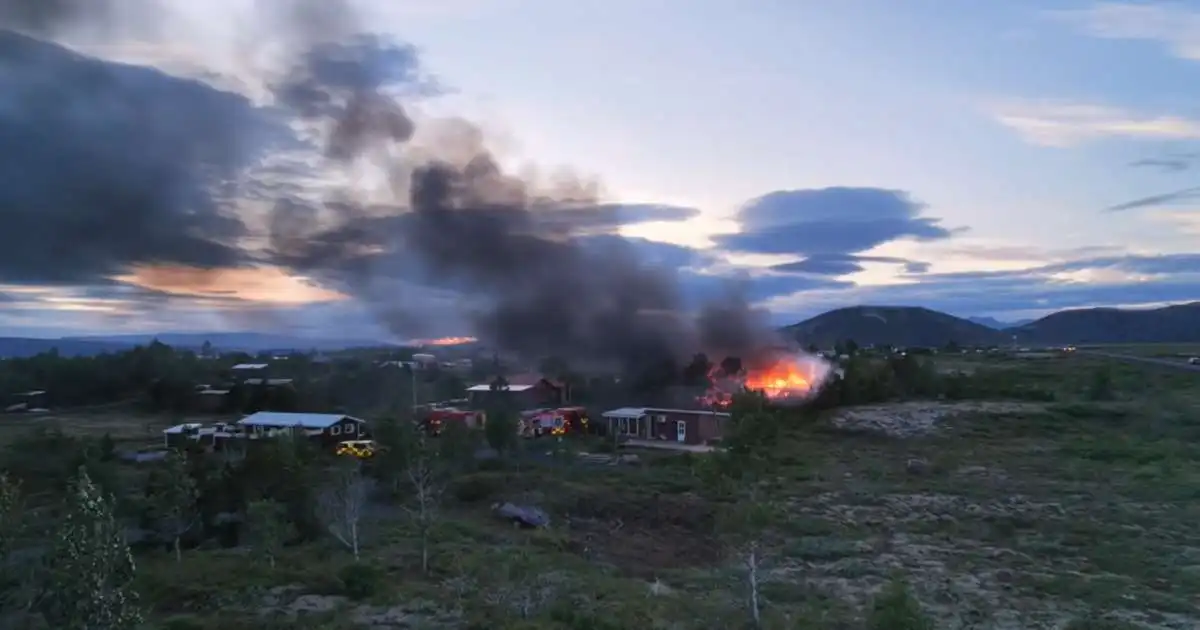 Sumarbústaður við Þingvallavatn brann til kaldra kola