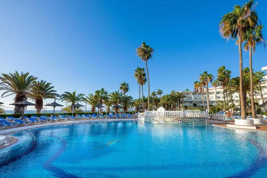Sunny skies and warm temperatures forecast across the Canary Islands this Sunday