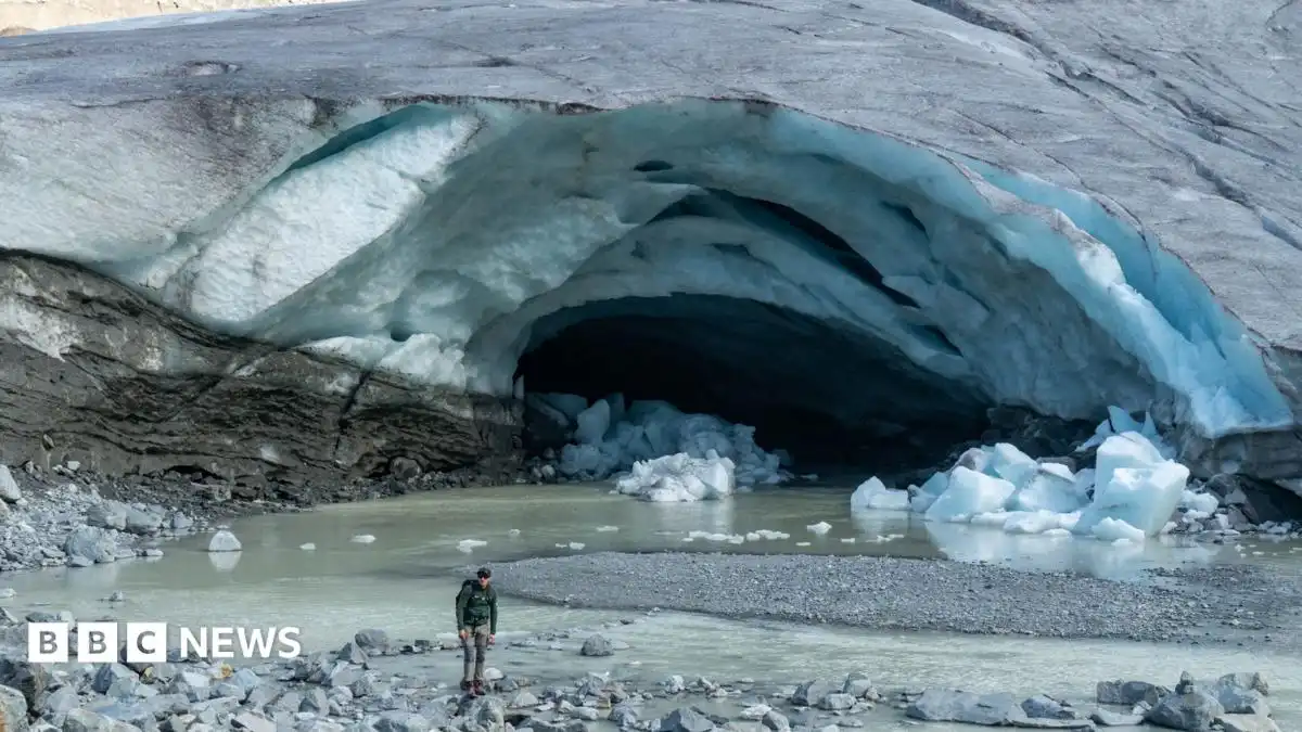 Swiss glaciers suffer 'disastrous' year of ice loss