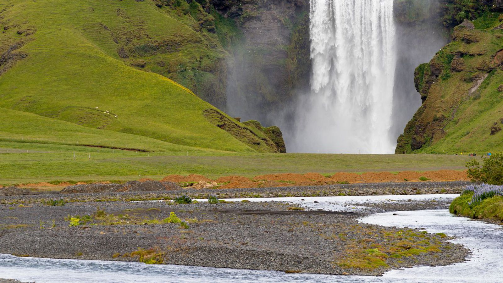 Taldi að vega­bréfinu hefði verið stolið við Skóga­foss - Vísir