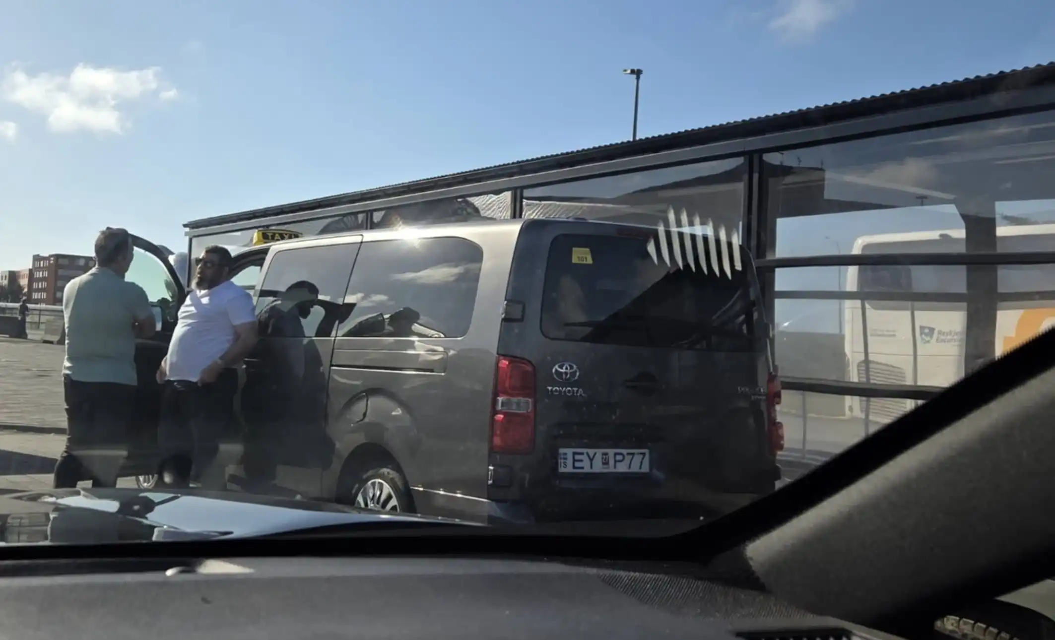 Taxý Hönter kominn aftur á vaktina – Biður um stuðning