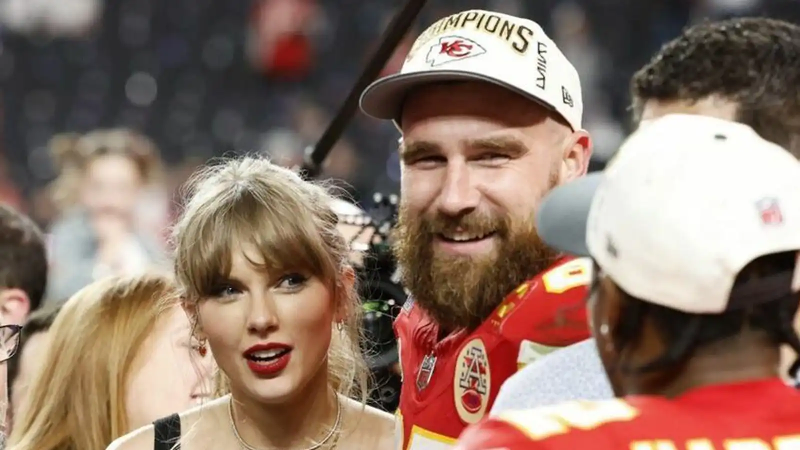Taylor Swift og Travis Kelce eru gift - Vísir